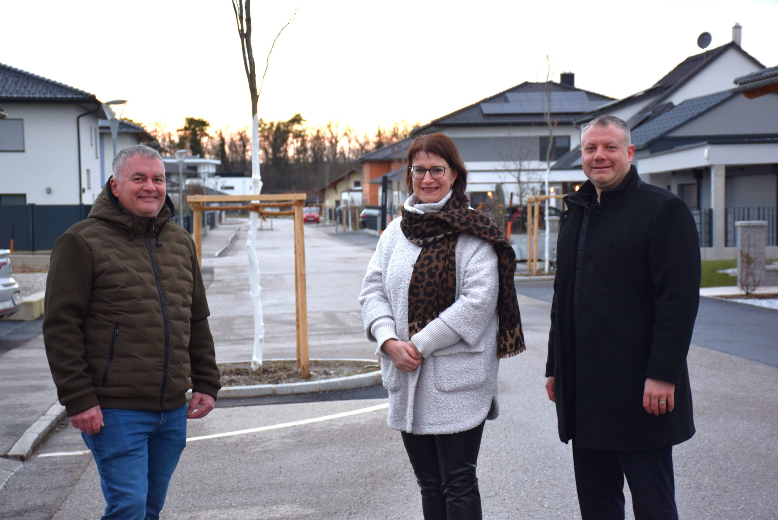 Neuer Gehsteig und Grüninseln in Neufurth verbessert Verkehrssicherheit